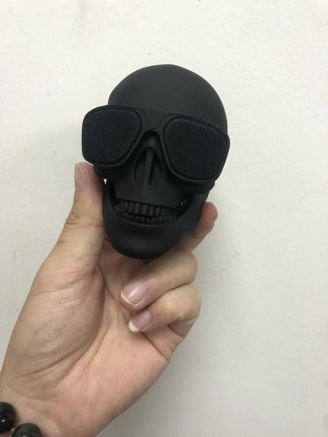 Wireless Bluetooth 5W Audio Music Player Supports TF Card Skull Speaker Portable Mini Stereo Unique Enhanced Woofer